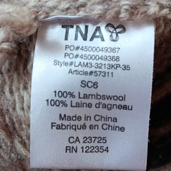 Aritzia TNA lambswool Cowichan Eagle sweater - Picture 5 of 5